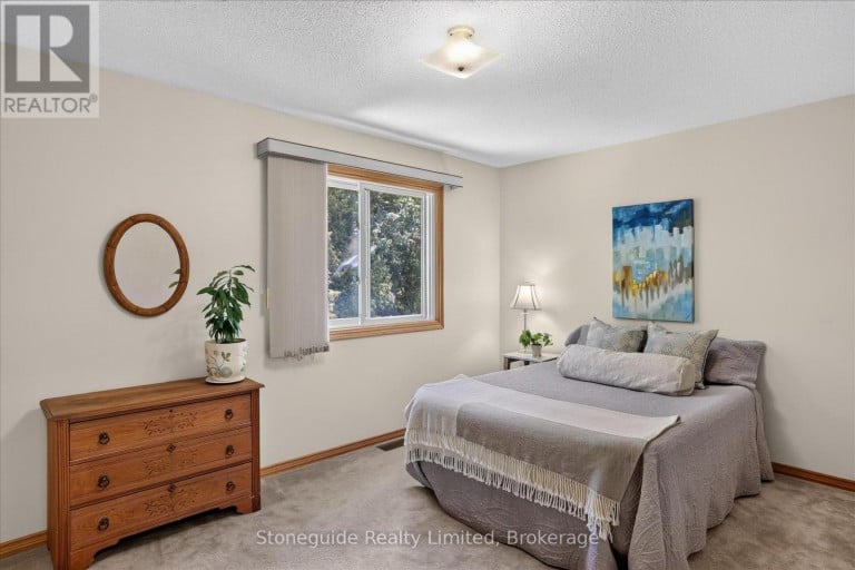 1185 HUNTINGTON CIRCLE, Peterborough (Otonabee Ward 1), Ontario, K9K2B9