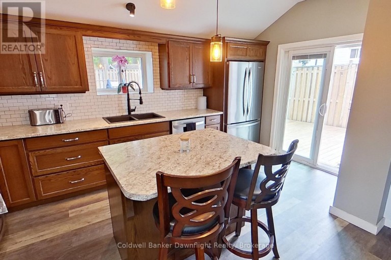 15 CUTTER STREET, Central Huron (Clinton), Ontario, N0M1L0