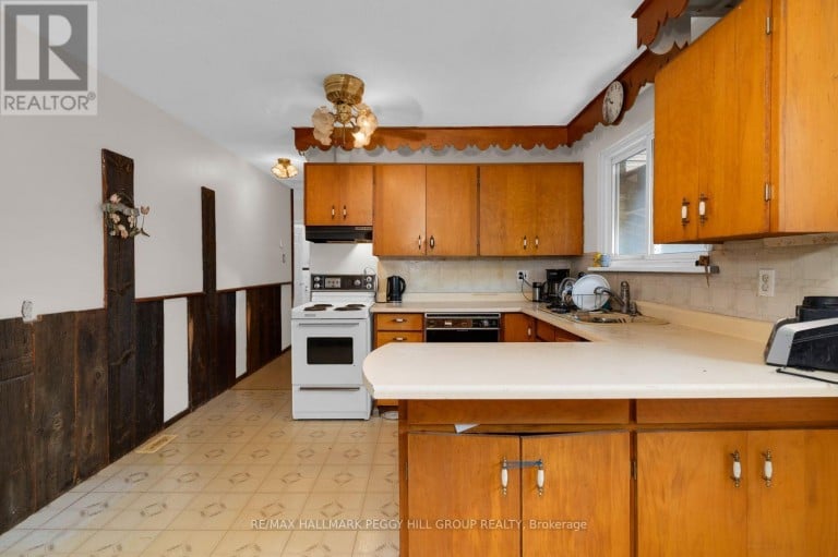 3 MAGUIRE AVENUE, Springwater (Minesing), Ontario, L9X2B7