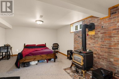 3 MAGUIRE AVENUE Springwater (Minesing) Ontario photo 9