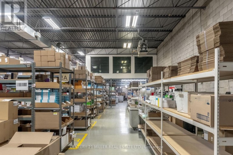 4 CARSON COURT, Brampton (Bramalea South Industrial), Ontario, L6T4P8