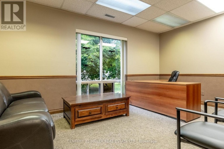 4 CARSON COURT, Brampton (Bramalea South Industrial), Ontario, L6T4P8