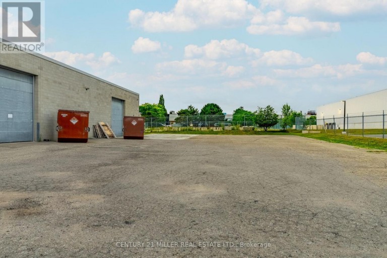 4 CARSON COURT, Brampton (Bramalea South Industrial), Ontario, L6T4P8