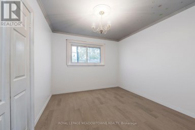 8 MIDHURST DRIVE Toronto (West Humber-Clairville) Ontario photo 8