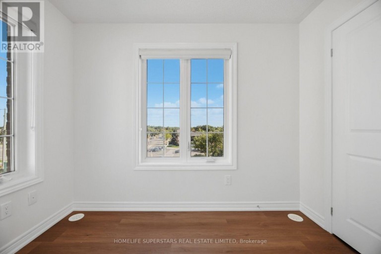 7 - 2205 LILLYKIN STREET, Oakville (RO River Oaks), Ontario, L6H0X6