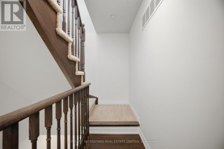 7 - 2205 LILLYKIN STREET, Oakville (RO River Oaks), Ontario, L6H0X6
