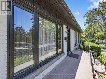 25 TREEVIEW DRIVE Toronto (Alderwood) Ontario photo 3