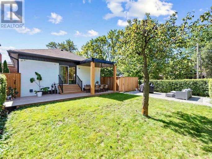 25 TREEVIEW DRIVE, Toronto (Alderwood), Ontario, M8W4B8