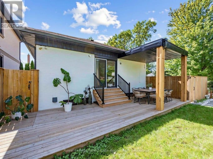 25 TREEVIEW DRIVE, Toronto (Alderwood), Ontario, M8W4B8