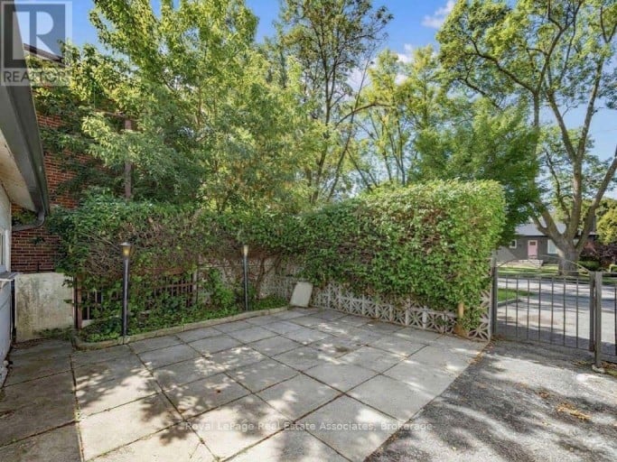 25 TREEVIEW DRIVE, Toronto (Alderwood), Ontario, M8W4B8