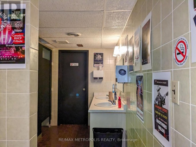 2505 LONDON LINE, Sarnia, Ontario, N7T7H2
