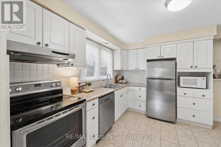 241 VIEWMOUNT STREET, Oshawa (Donevan), Ontario, L1H7C2
