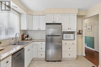 241 VIEWMOUNT STREET Oshawa (Donevan) Ontario photo 16