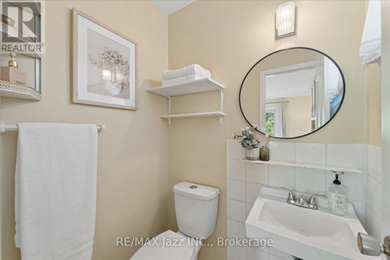 241 VIEWMOUNT STREET, Oshawa (Donevan), Ontario, L1H7C2