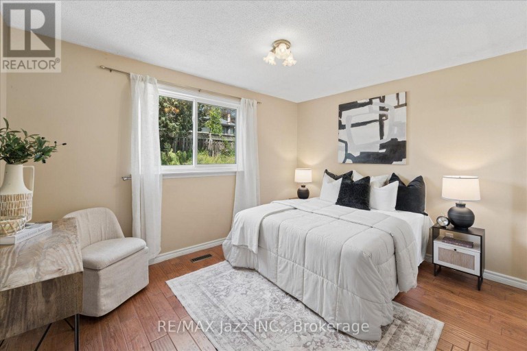 241 VIEWMOUNT STREET, Oshawa (Donevan), Ontario, L1H7C2