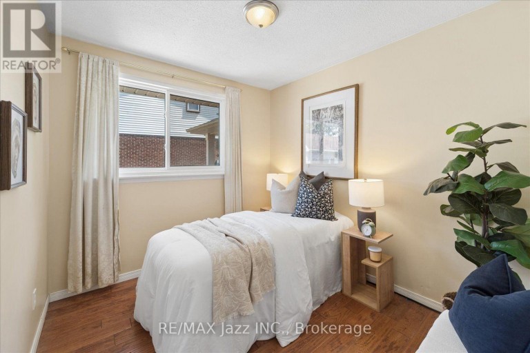 241 VIEWMOUNT STREET, Oshawa (Donevan), Ontario, L1H7C2