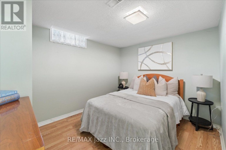 241 VIEWMOUNT STREET, Oshawa (Donevan), Ontario, L1H7C2