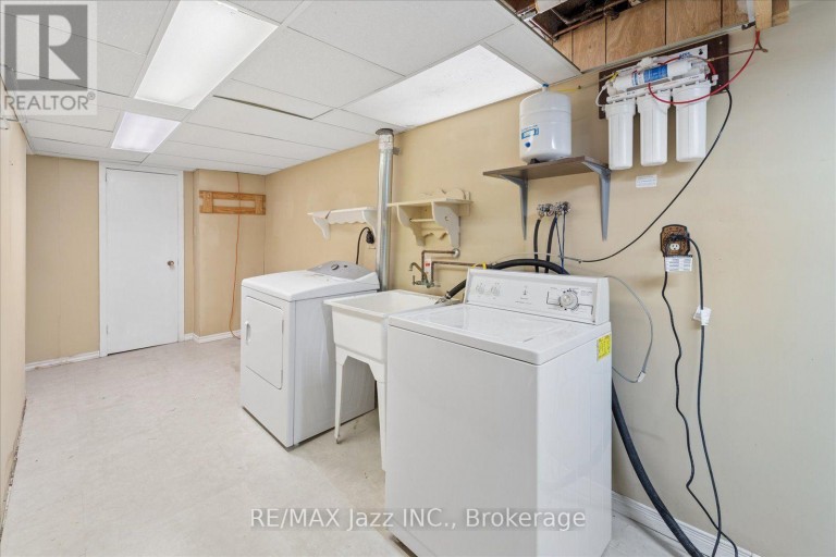 241 VIEWMOUNT STREET, Oshawa (Donevan), Ontario, L1H7C2