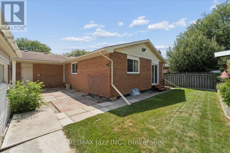 241 VIEWMOUNT STREET, Oshawa (Donevan), Ontario, L1H7C2