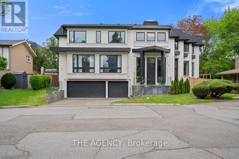 8 FRIVICK COURT, Toronto (Newtonbrook East), Ontario, M2M3P6