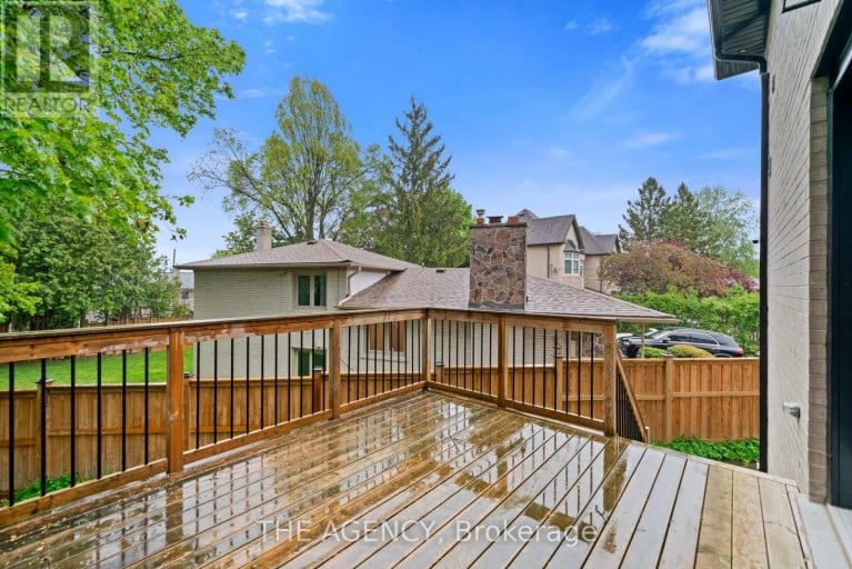 8 FRIVICK COURT, Toronto (Newtonbrook East), Ontario, M2M3P6