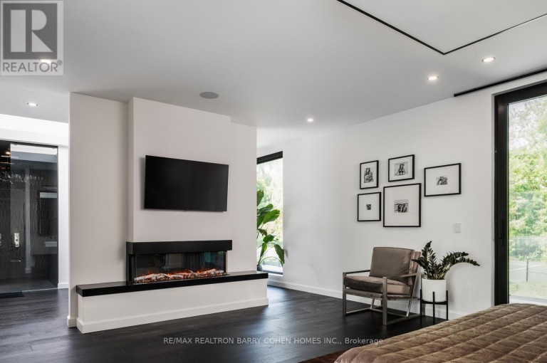 45 PARK LANE CIRCLE, Toronto (Bridle Path-Sunnybrook-York Mills), Ontario, M3C2N3