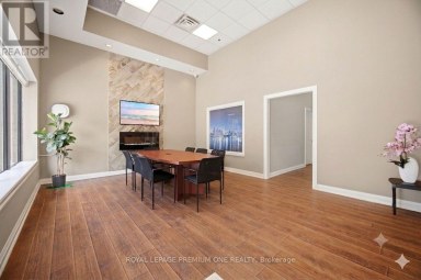 2 - 16 SIMS CRESCENT Richmond Hill (Beaver Creek Business Park) Ontario photo 4
