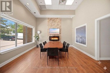 2 - 16 SIMS CRESCENT Richmond Hill (Beaver Creek Business Park) Ontario photo 5