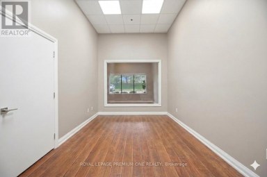 2 - 16 SIMS CRESCENT Richmond Hill (Beaver Creek Business Park) Ontario photo 9