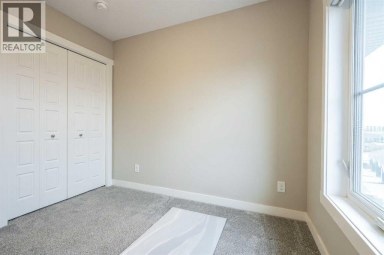 156 Livingston Common NE Calgary Alberta photo 19