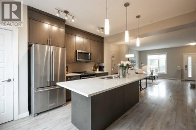 156 Livingston Common NE Calgary Alberta photo 2
