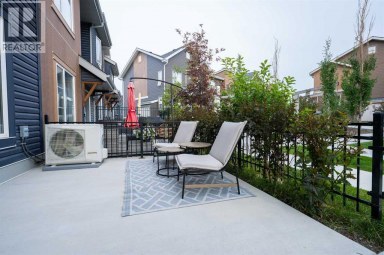 156 Livingston Common NE Calgary Alberta photo 31