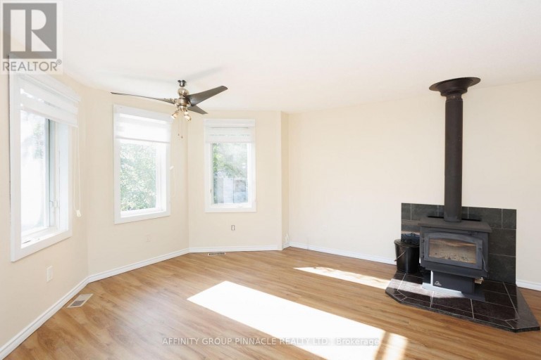18 CLIFTON STREET, Kawartha Lakes (Fenelon Falls), Ontario, K0M1N0