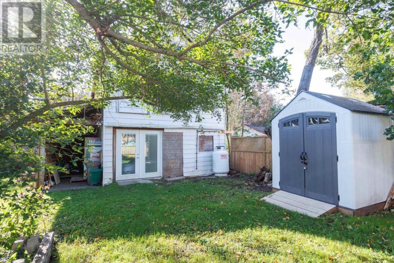 18 CLIFTON STREET, Kawartha Lakes (Fenelon Falls), Ontario, K0M1N0