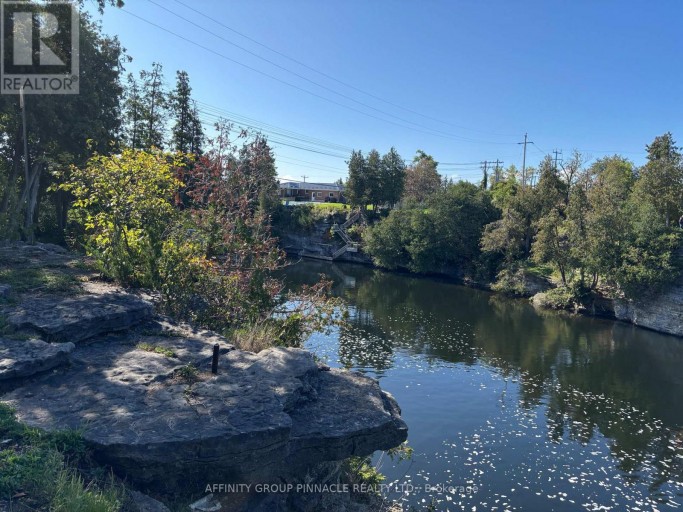 18 CLIFTON STREET, Kawartha Lakes (Fenelon Falls), Ontario, K0M1N0