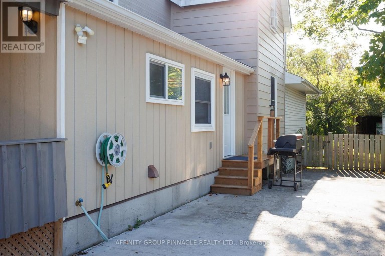 18 CLIFTON STREET, Kawartha Lakes (Fenelon Falls), Ontario, K0M1N0