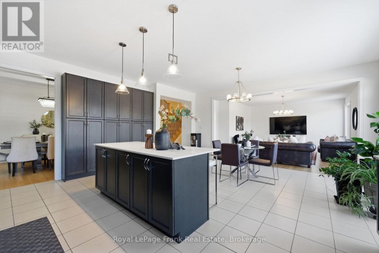 60 HENNESSEY CRESCENT, Kawartha Lakes (Lindsay), Ontario, K9V0P3