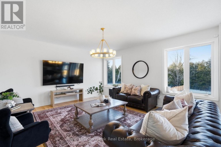 60 HENNESSEY CRESCENT, Kawartha Lakes (Lindsay), Ontario, K9V0P3