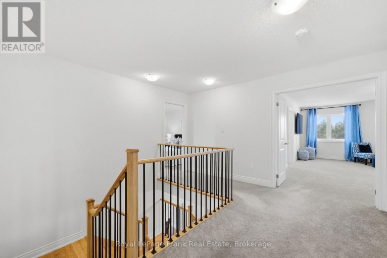 60 HENNESSEY CRESCENT, Kawartha Lakes (Lindsay), Ontario, K9V0P3