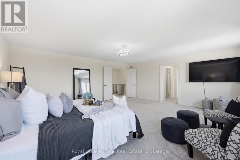 60 HENNESSEY CRESCENT, Kawartha Lakes (Lindsay), Ontario, K9V0P3