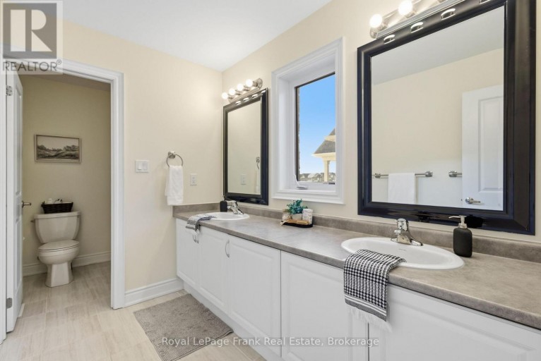 60 HENNESSEY CRESCENT, Kawartha Lakes (Lindsay), Ontario, K9V0P3