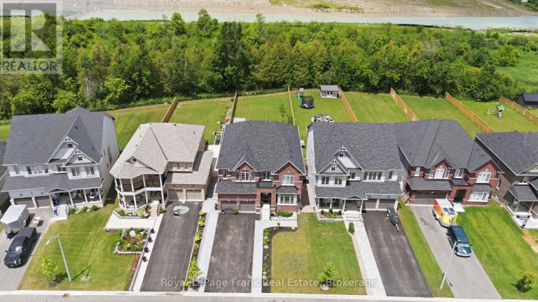 60 HENNESSEY CRESCENT, Kawartha Lakes (Lindsay), Ontario, K9V0P3