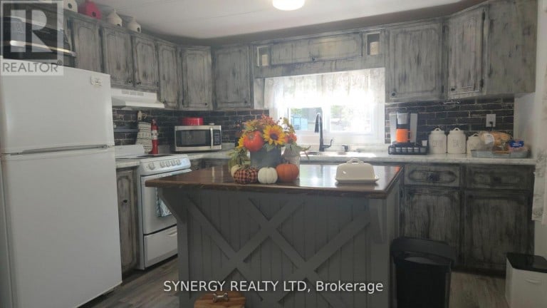 24749 PARK STREET, Strathroy-Caradoc (SW), Ontario, N7G1P4