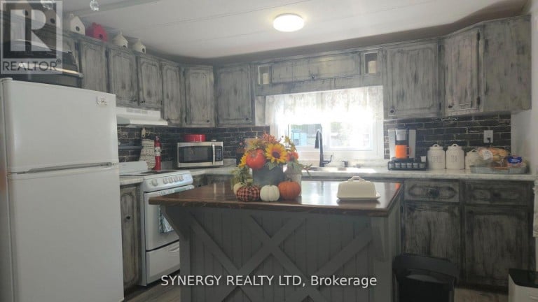 24749 PARK STREET, Strathroy-Caradoc (SW), Ontario, N7G1P4