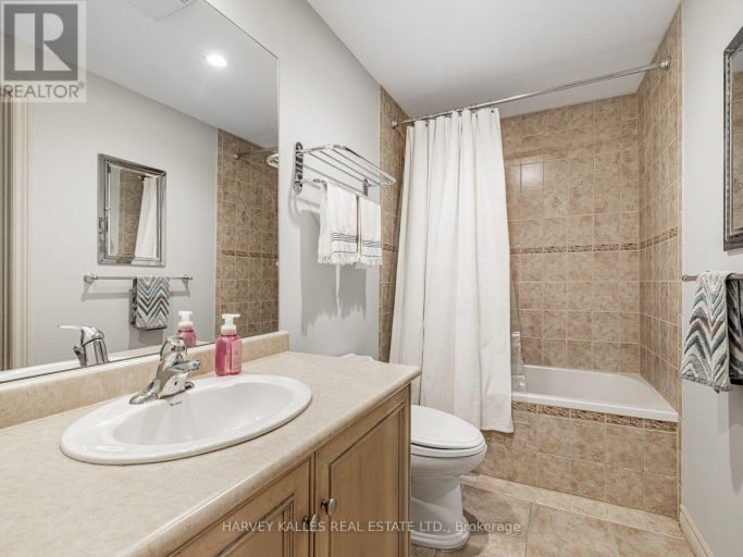 55 VIEWMOUNT AVENUE, Toronto (Englemount-Lawrence), Ontario, M6B1T2