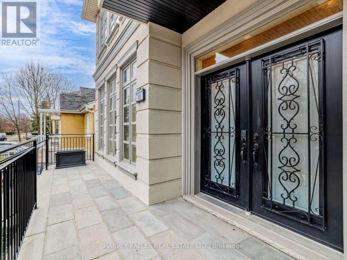 55 VIEWMOUNT AVENUE, Toronto (Englemount-Lawrence), Ontario, M6B1T2