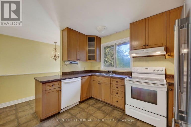 33 MINONEN ROAD, Georgina (Baldwin), Ontario, L0C1L0