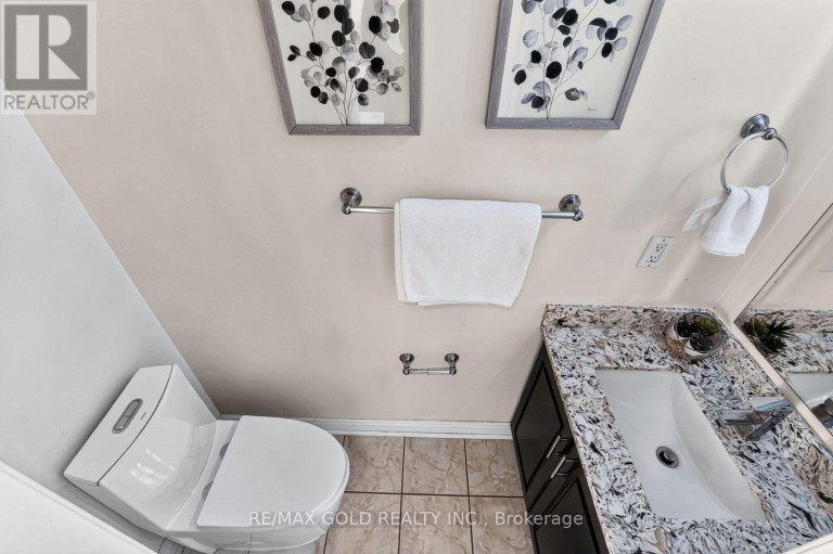70 MALDIVES CRESCENT, Brampton (Vales of Castlemore), Ontario, L6P1L1