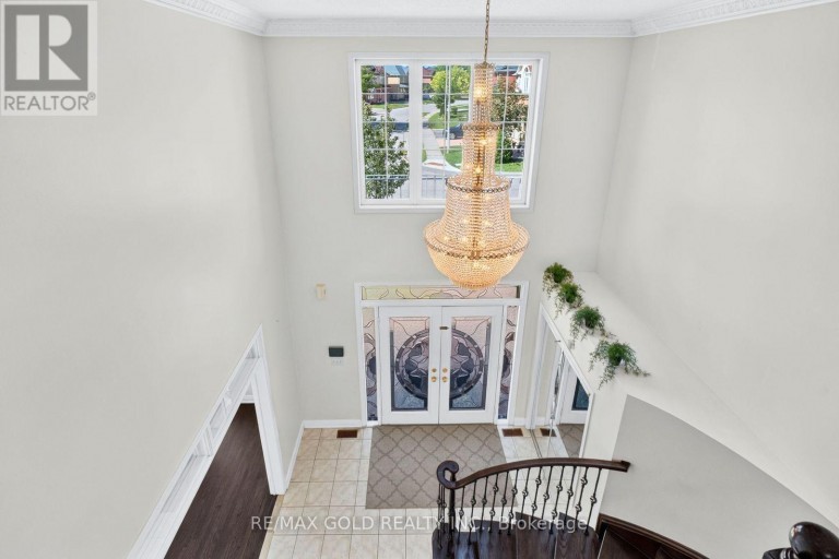 70 MALDIVES CRESCENT, Brampton (Vales of Castlemore), Ontario, L6P1L1