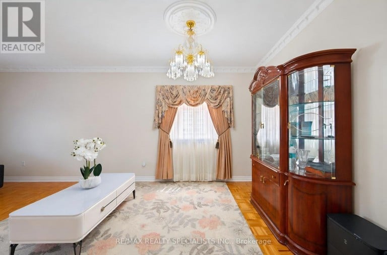 12 MOUNTAIN GORGE ROAD, Brampton (Sandringham-Wellington), Ontario, L6R2X6